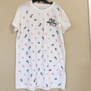 ♦️NWT under Armour pay everyday Tee YLG